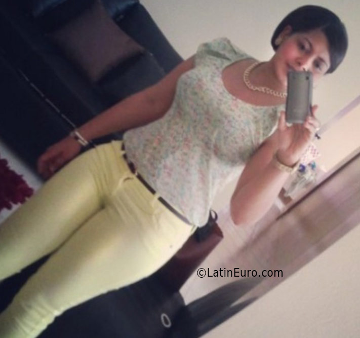 Date this tall Dominican Republic girl Elma from Santo Domingo DO25891