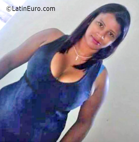 Date this sensual Dominican Republic girl Mabel from Santo Domingo DO25901