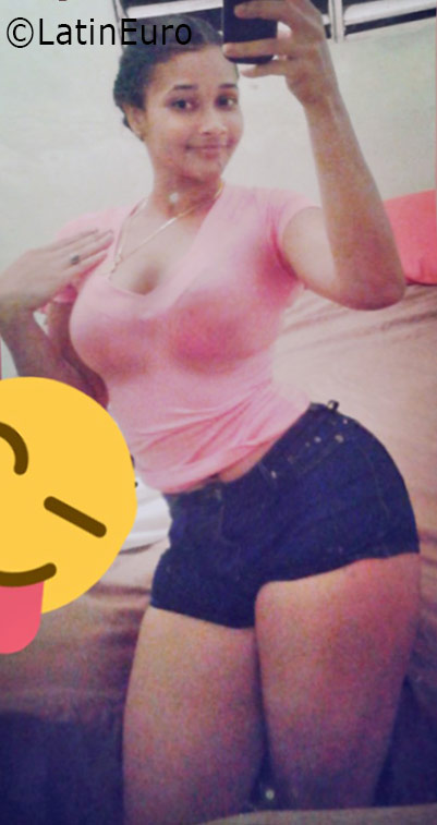Date this athletic Dominican Republic girl Cherina from Santo Domingo DO25912