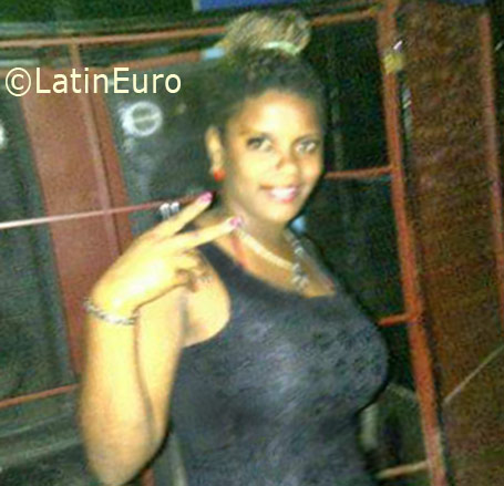 Date this sultry Dominican Republic girl Diana from Santo Domingo DO25916
