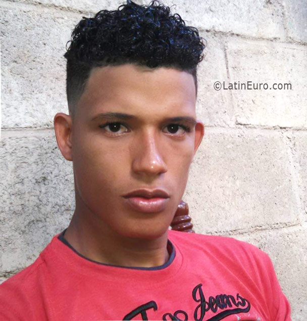 Date this beautiful Dominican Republic man Alfonso from mao DO25925