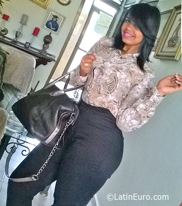 Date this attractive Dominican Republic girl Katherine from Santo Domingo DO25951