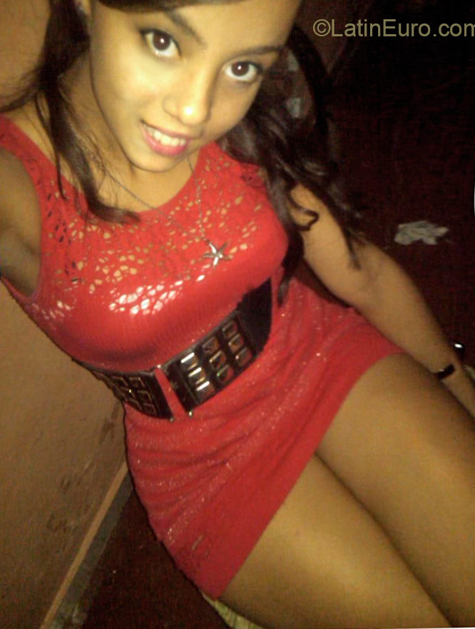 Date this young Dominican Republic girl Noemi from Santiago DO25972