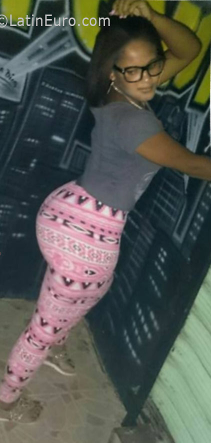 Date this young Dominican Republic girl Winiffer from Santo Domingo DO25989
