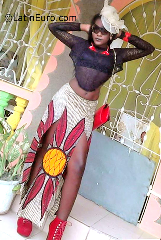 Date this pretty Jamaica girl Warela from Kingston JM2328