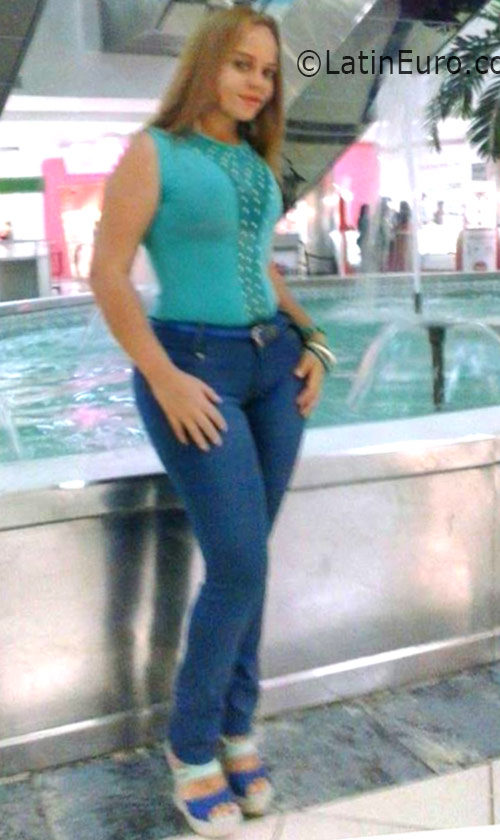 Date this beautiful Dominican Republic girl Yulisa from Santiago DO26052