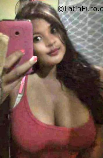 Date this sultry Colombia girl Ledy from Palmira CO19088