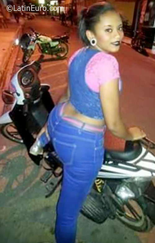 Date this cute Dominican Republic girl Nicol from Santiago DO26191