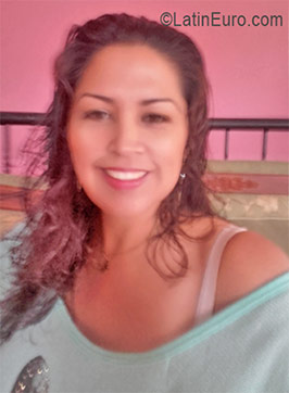 Date this beautiful Colombia girl Yenis from Barranquilla CO19150