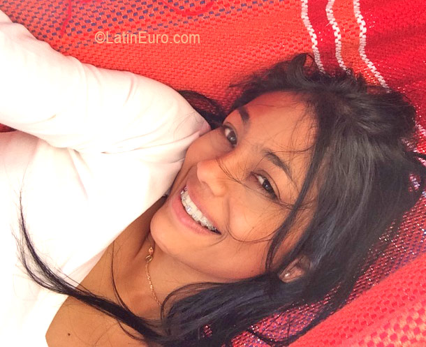 Date this lovely Colombia girl Jennifer from Guajira CO22072
