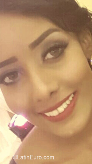Date this sultry Saudi Arabia girl Moona from Al Khobar SA29