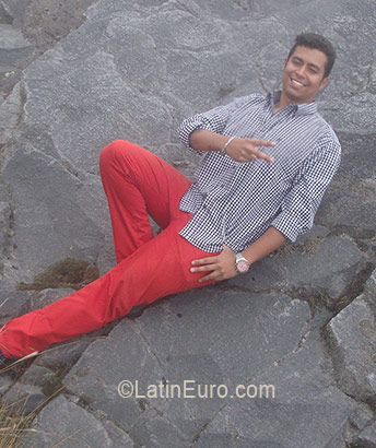 Date this fun Colombia man Julian from Manizales CO19337