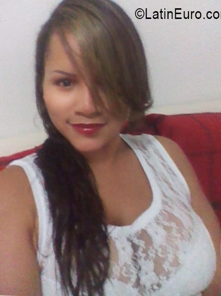 Date this sensual Colombia girl Karen from Cartagena CO19380