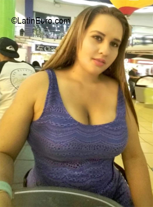 Date this sensual Panama girl Adriana from Panama PA1040