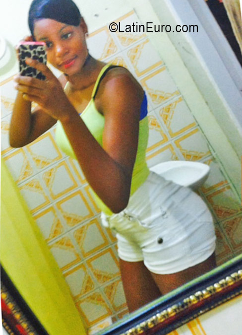 Date this nice looking Dominican Republic girl Grl Johanny from Santo Domingo DO26458