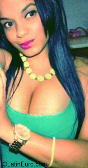 Date this charming Dominican Republic girl Eva from Santo Domingo DO26462