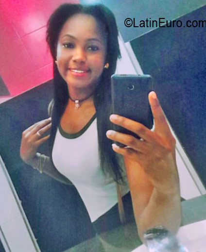 Date this gorgeous Dominican Republic girl Franchesca from La Romana DO26483