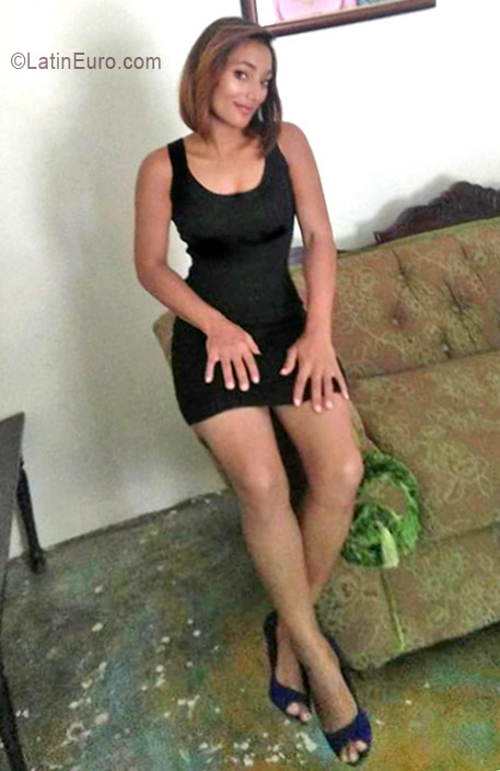 Date this beautiful Dominican Republic girl Gisela from Santiago DO26534
