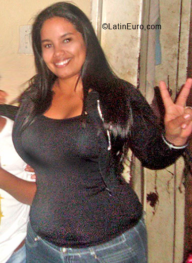 Date this delightful Venezuela girl Karlys from Valencia VE766