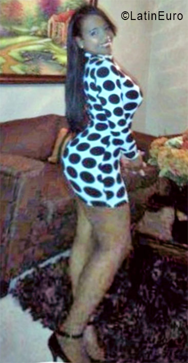 Date this foxy Dominican Republic girl Yesel from Santiago DO26588