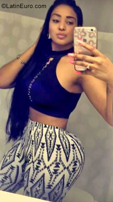 Date this delightful Dominican Republic girl Fior from Santiago DO26608