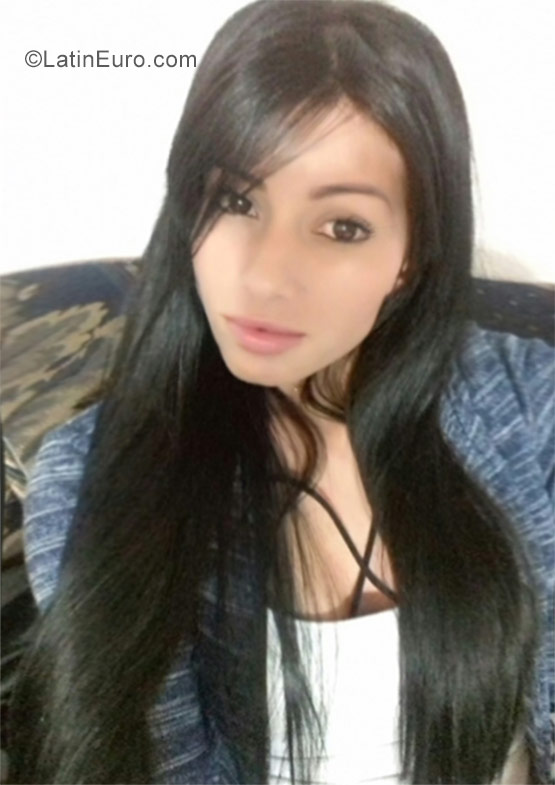 Date this passionate Colombia girl Leivelez from  CO19563