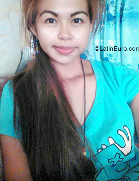 Date this sultry Philippines girl Germedita from Cebu City PH931