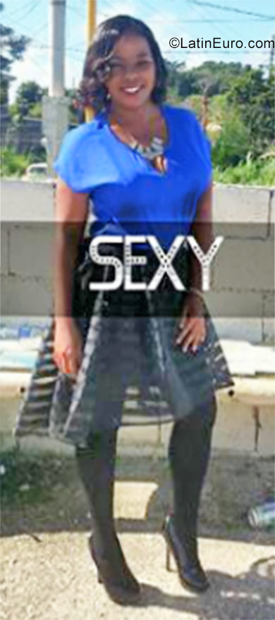 Date this athletic Jamaica girl Genel from Mandeville JM2362