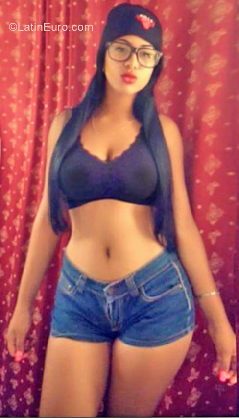 Date this charming Dominican Republic girl Rossy from Puerto Plata DO26780