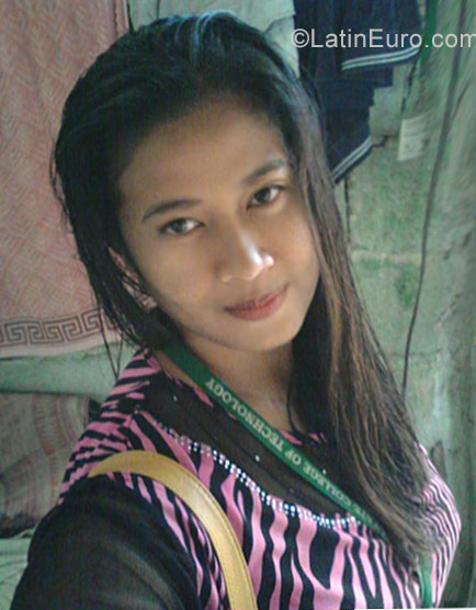 Date this lovely Philippines girl Rita from Surigao City PH939