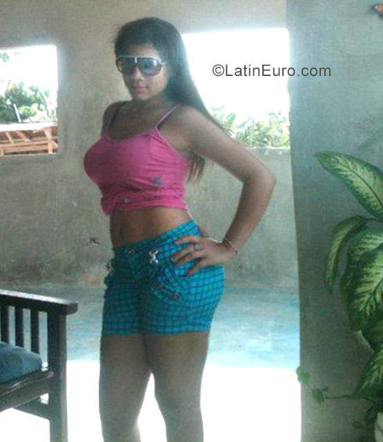Date this gorgeous Dominican Republic girl Corima from Higuey DO26872