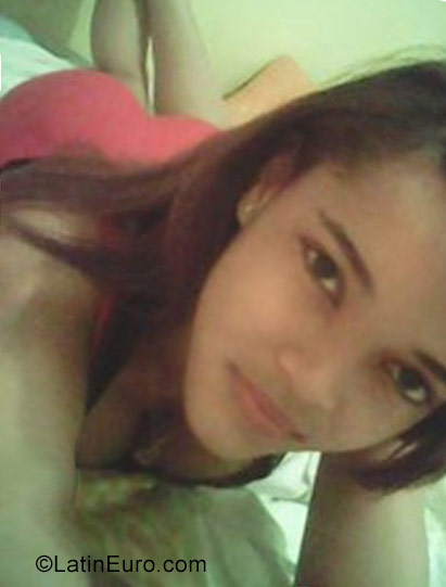 Date this exotic Dominican Republic girl Claresbel from Santiago DO26923