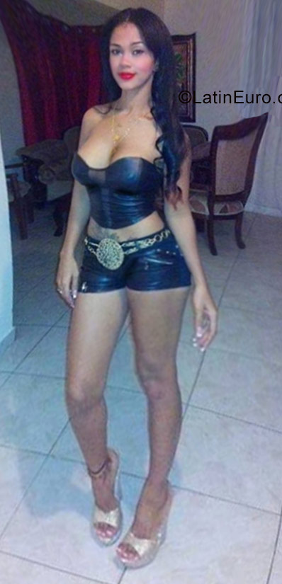 Date this hot Dominican Republic girl Zuleika from Santo Domingo DO26940