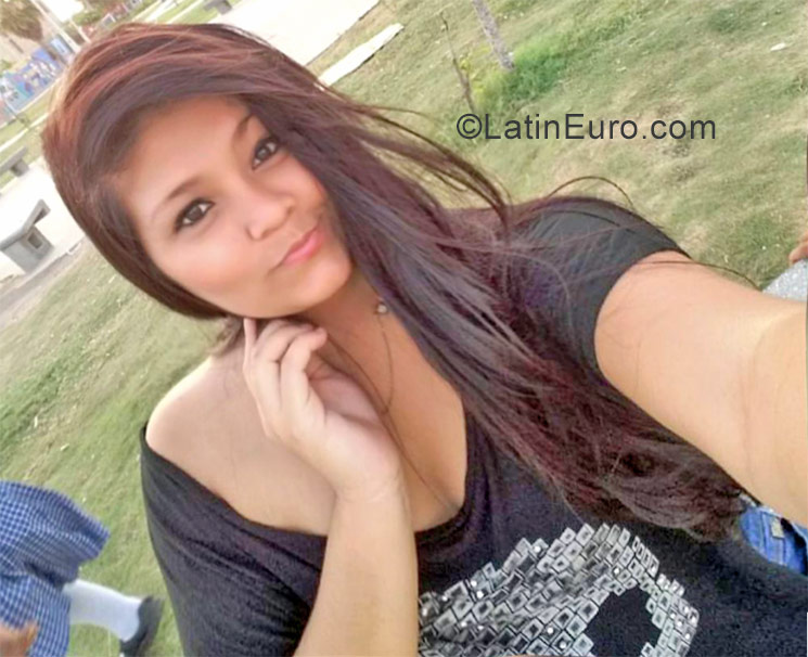 Date this exotic Colombia girl Julieth from Barrancabermeja CO19946