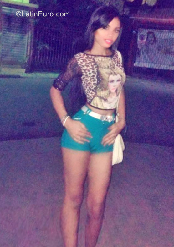 Date this tall Dominican Republic girl Yoelnne from Mao Valverde DO27213
