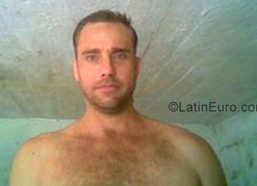 Date this sultry Brazil man Adriano from Porto Alegre BR9878