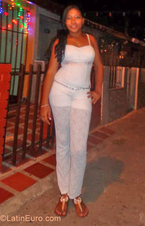 Date this pretty Colombia girl Cristina from Jamundi CO20104