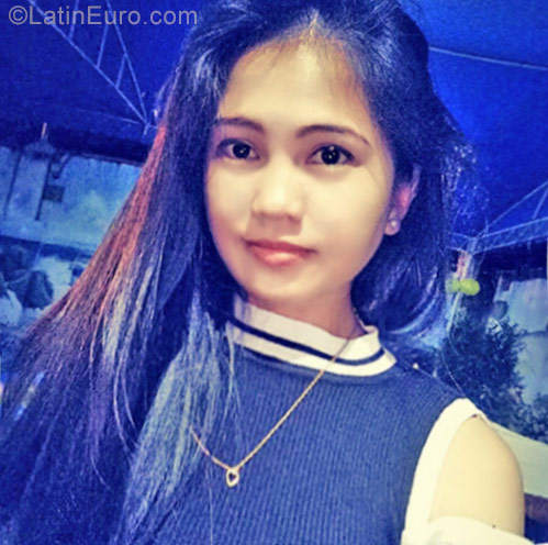 Date this georgeous Philippines girl Chacha from Bacolod City PH946