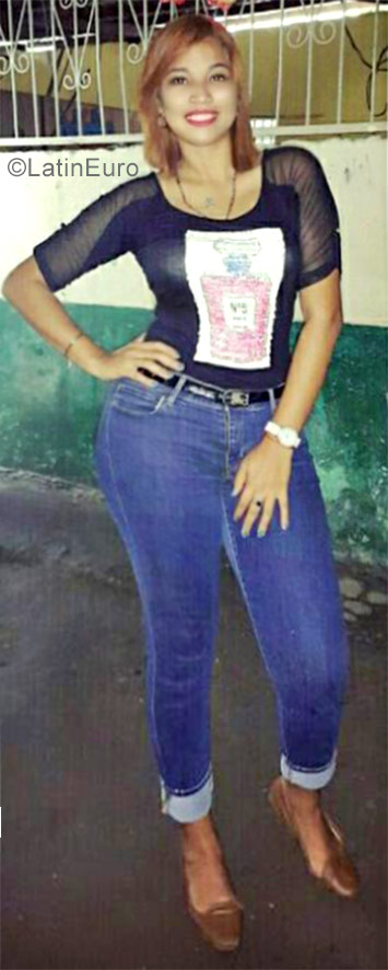 Date this sultry Honduras girl Amparo from Tegucigalpa HN2314