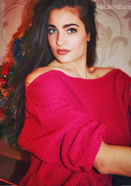 Date this attractive Ukraine girl Olgasweetbibi from Kirovograd UA60