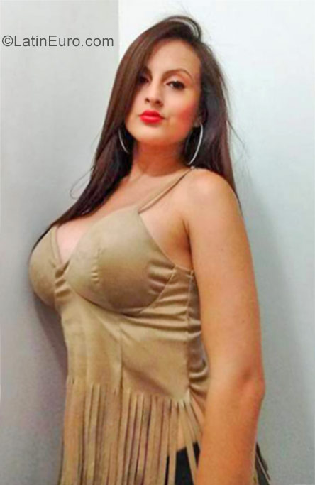 Date this good-looking Colombia girl Pamela from Cali CO20272