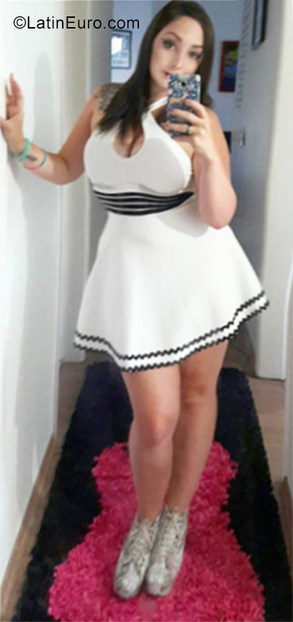 Date this voluptuous Brazil girl Paula from Sao Paulo BR9899