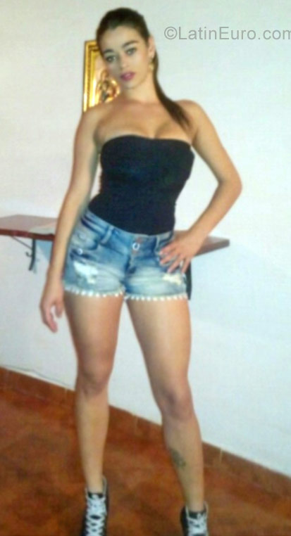 Date this good-looking Colombia girl Paula from Medellin CO20283