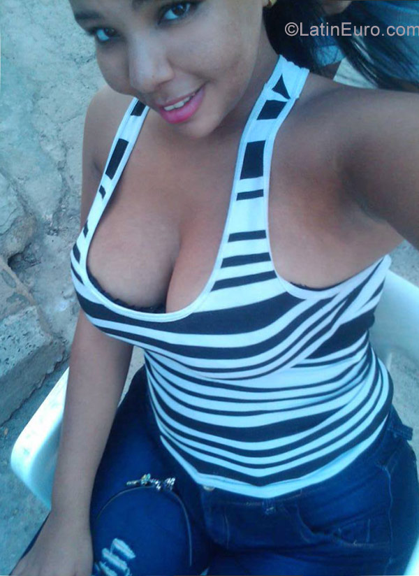 Date this young Dominican Republic girl Shesel from Santo Domingo DO27467