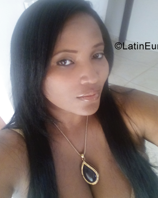 Date this fun Dominican Republic girl Miguelina from Santiago DO27476