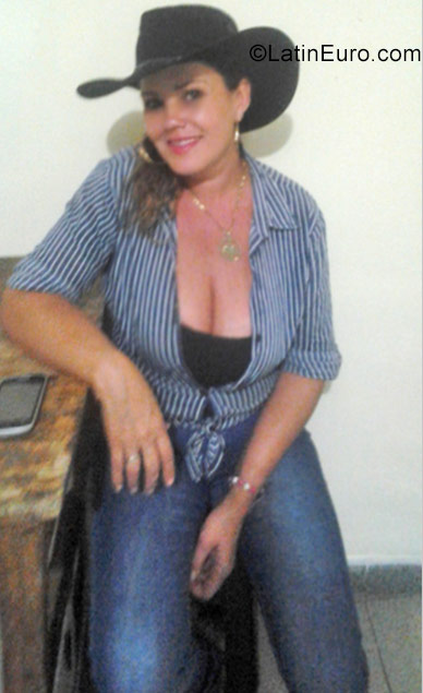 Date this beautiful Colombia girl Sandra from Medellin CO20325