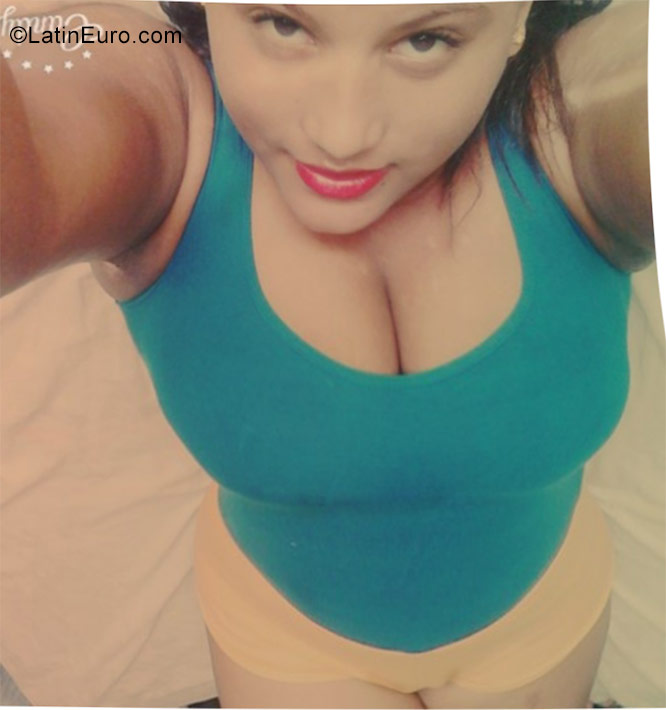 Date this sultry Dominican Republic girl Angelica from Puerto Plata DO27527