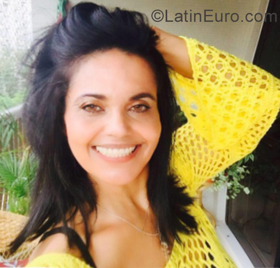Date this cute Brazil girl Barbara from Salvador BR9914