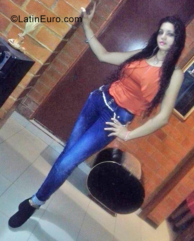 Date this athletic Colombia girl Karol from Bogota CO20425