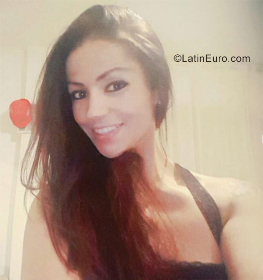 Date this gorgeous Spain girl Jakelin from Alicante ES356